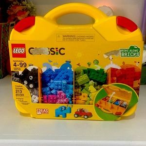 Lego Classic Creative Suitcase